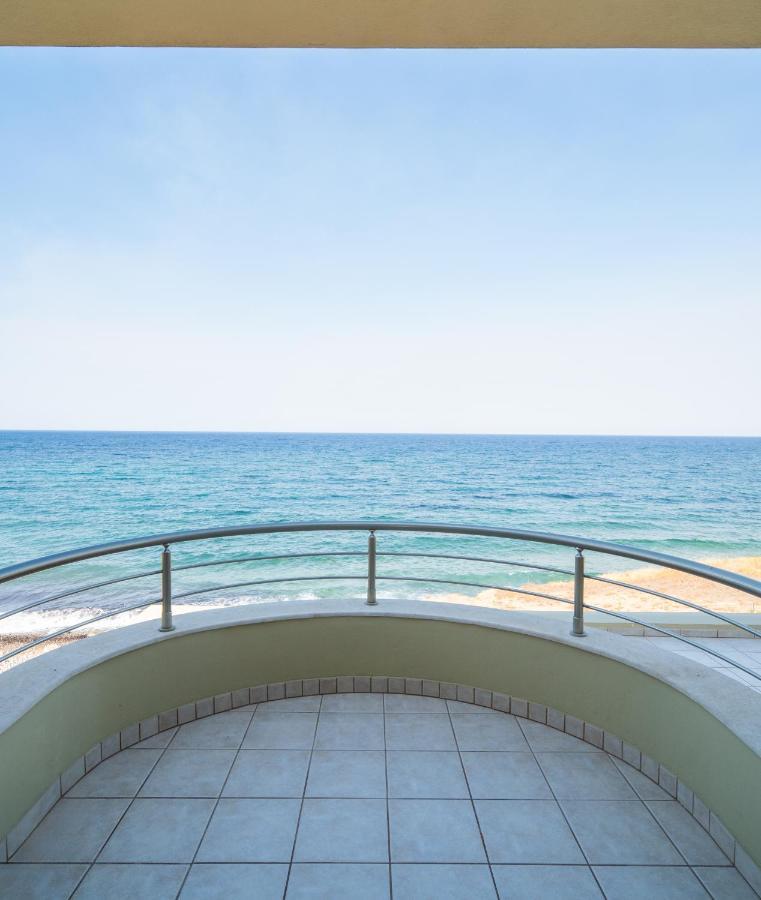 מונמבאסיה Spacious Beachfront Maisonettes With Stunning Views & A Private Beach מראה חיצוני תמונה