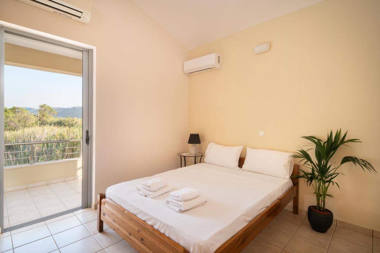 מונמבאסיה Spacious Beachfront Maisonettes With Stunning Views & A Private Beach מראה חיצוני תמונה