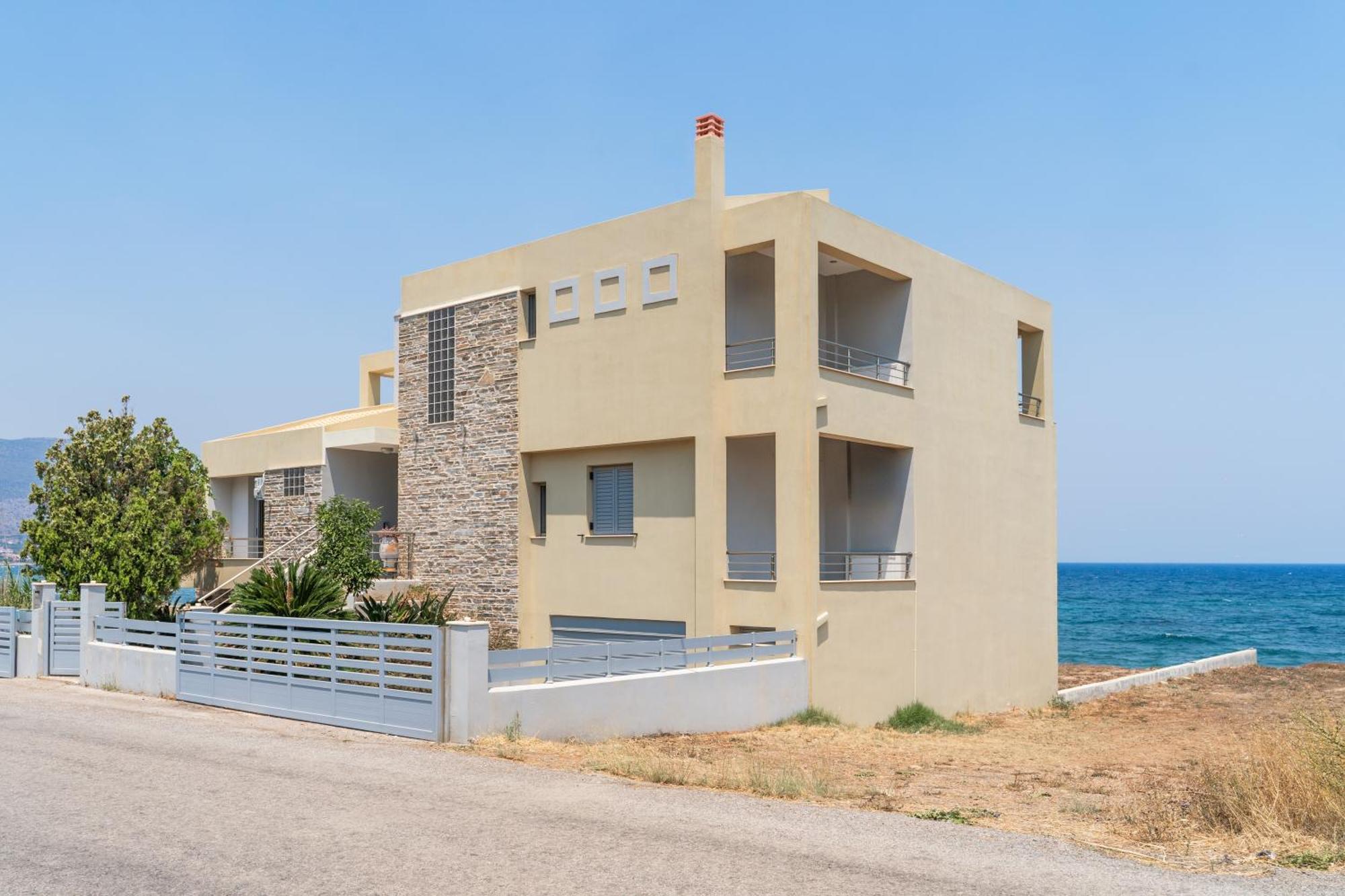מונמבאסיה Spacious Beachfront Maisonettes With Stunning Views & A Private Beach מראה חיצוני תמונה